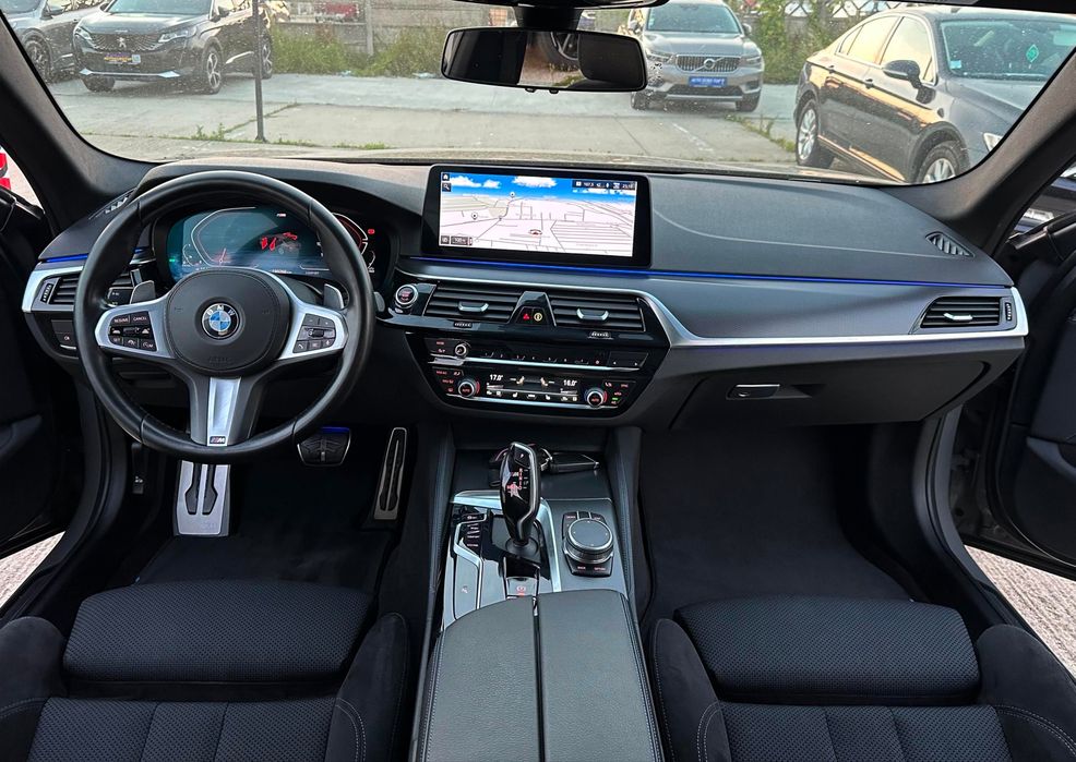 BMW Seria 5 G30 M Paket Facelift Individual 520d 190cp automat Mild Hybrid Distronic Lane Side navigație Garanție Moduri ceasuri încălzire Germania