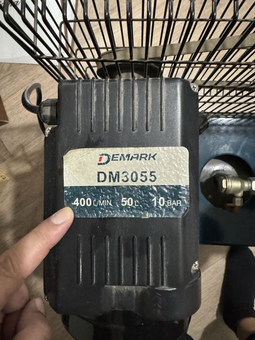 Продам воздушный компрессор Demark новый