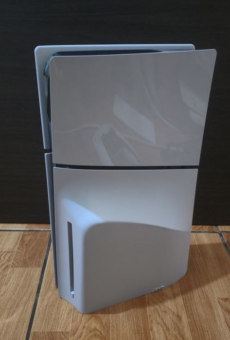 Playstation 5 PS5 Disc Edition CFI-2016 1TB D-Chassis cabluri si un controller