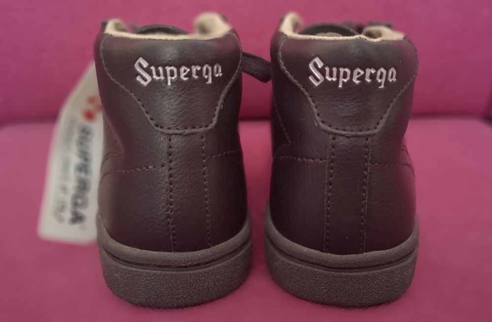 Чисто нови кожени кецове Superga, 35 номер