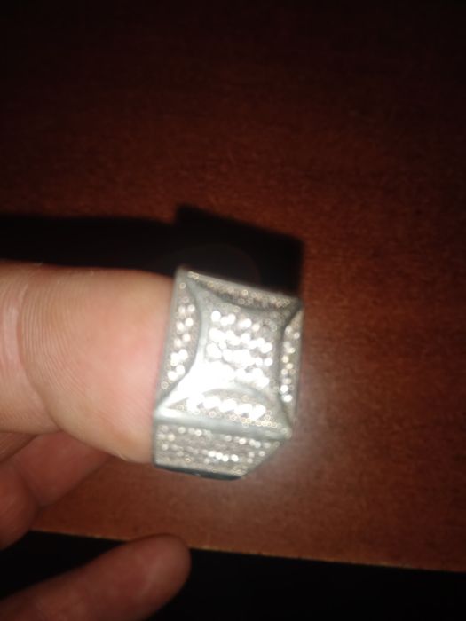 Продаю серебрение кольцо 7 грамм 21 размер