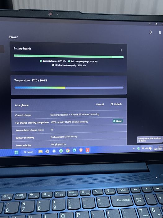 Laptop Lenovo IdeaPad Slim 3 15IAH8, i5 12th Gen, SSD 1TB M2, 8 GB Ram DDR5 Impecabil ca nou baterie 100%, factura + garantie
