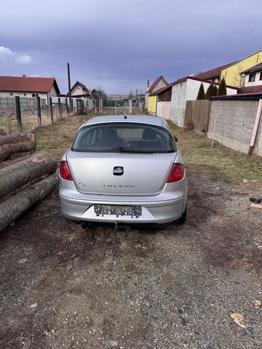 Vand seat Toledo 2005 pentru rabla sau piese de schimb.