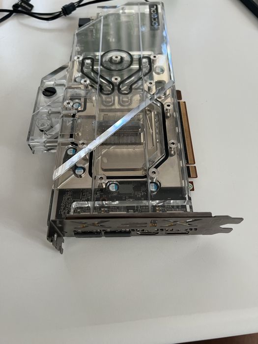 Видео карта XFX AMD RX5700 XT с воден блок Alphacool