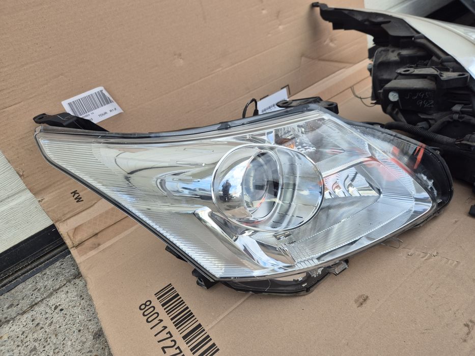 Faruri Originale Xenon Toyota Avensis T27 NFL 2009-2012. Volan stinga.