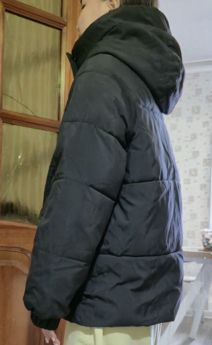 Продам куртку чистую 5000