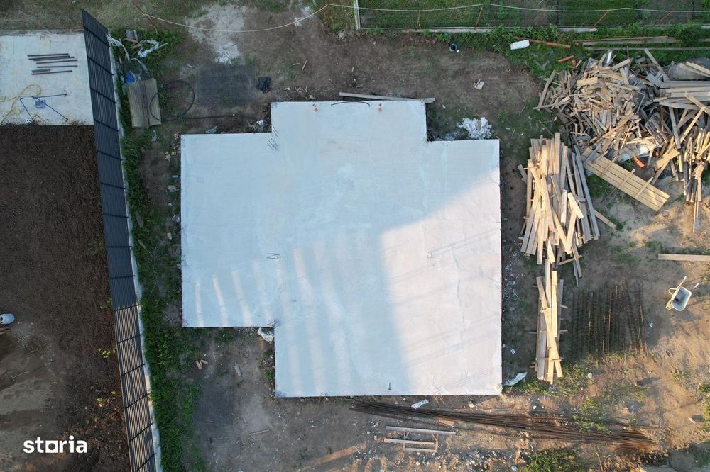 Teren de vanzare cu fundatie casa construita, utilitati disponibile