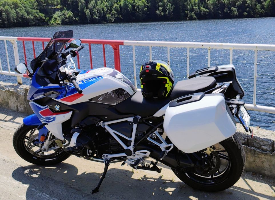 BMW R1250RS, opțiunea Billet Shadow, 13976 km, în garanție