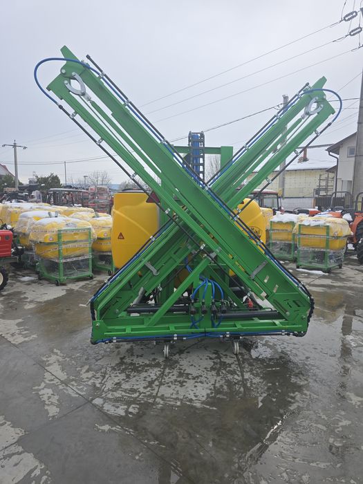 Masina / Instalație de erbicidat 1000l brate 15m