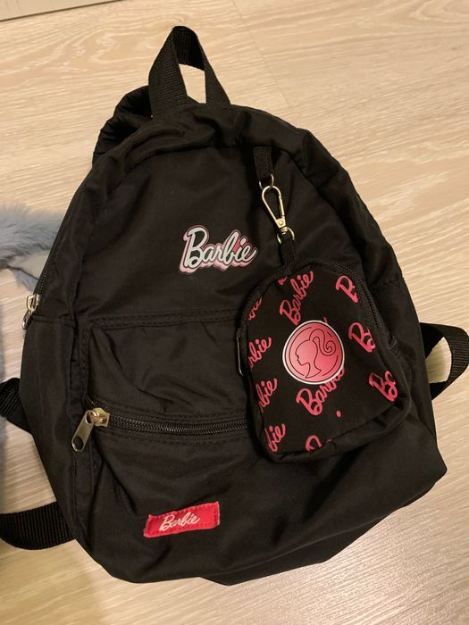 Лот от детска раничка и чантички