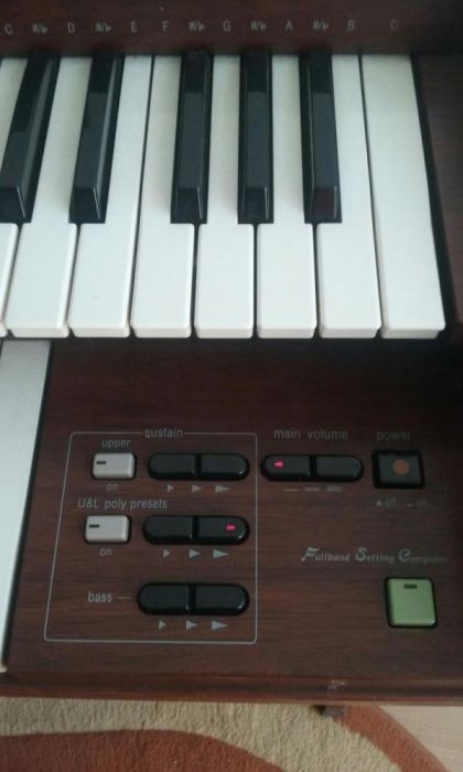 Orga din lemn cu scaun,Pian Pianina Technics PCM Sound E22L tehnis