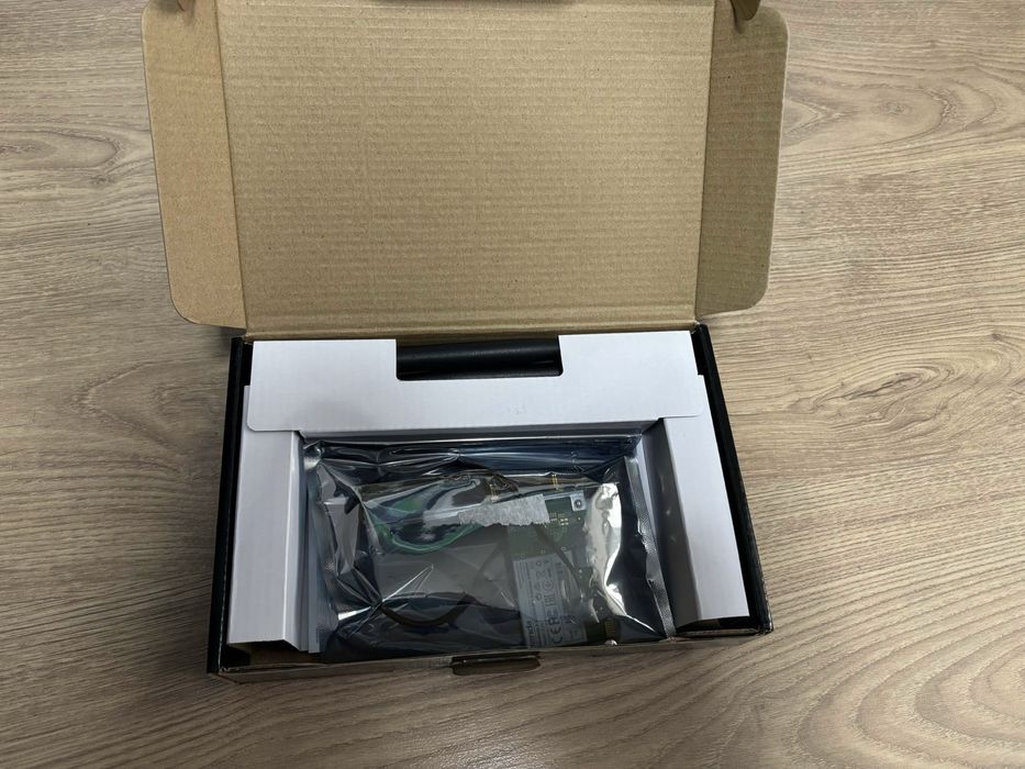 Мрежова карта Tenda E30 AX3000 wireless adapter