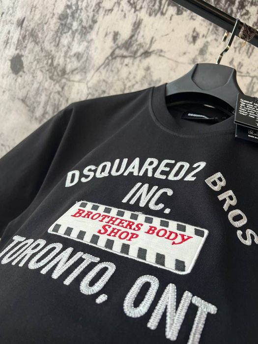 Tricouri DSQUARED2 noi cu eticheta