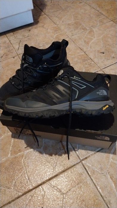 Маратонки, обувки The north face.