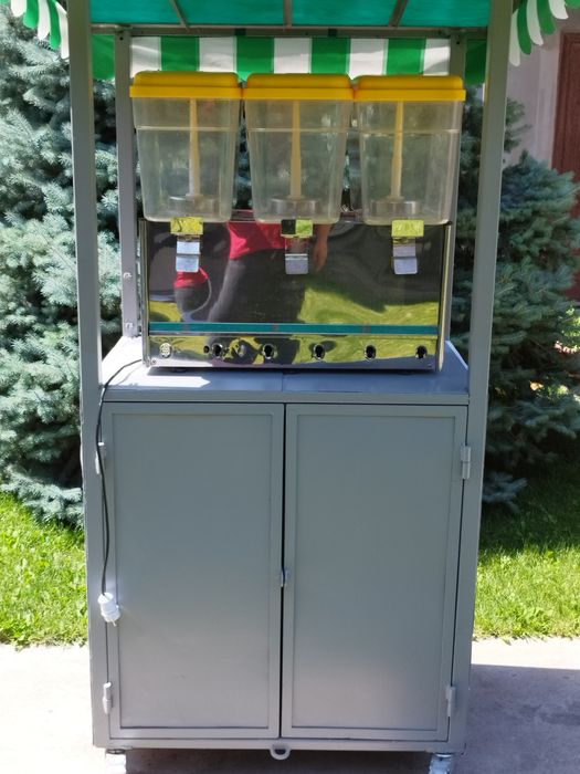 Продается сокоохладитель почти новый с тележкой