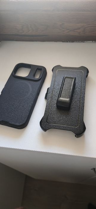 Vând husa I phone 17 pro max