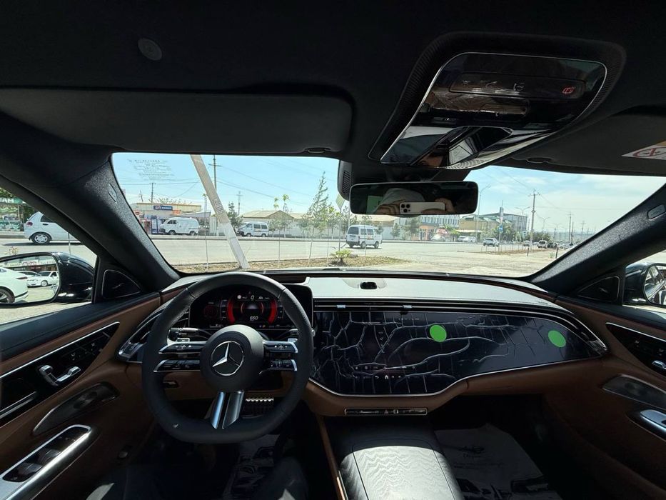Mercedes-Benz E300 модель 2025/12  В Наличии