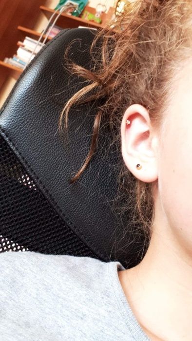 Perforare/gauri in urechi cu pistol si cercei medicinali