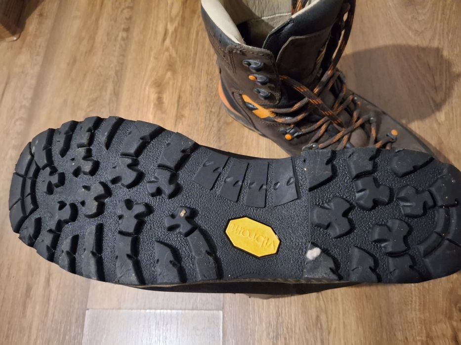 Зимни туристически обувки ALPINA