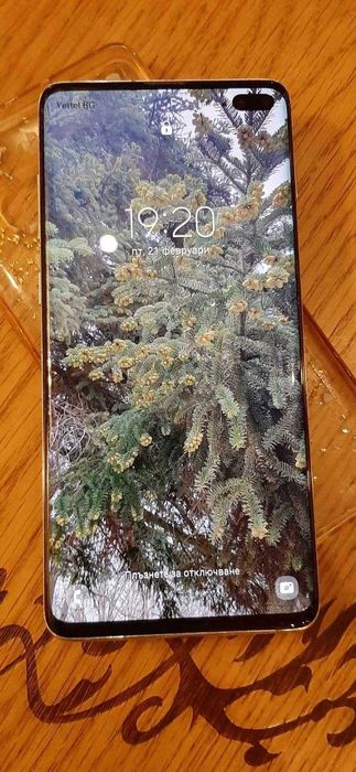 Samsung S10 PLUS  с кутията и целофанче