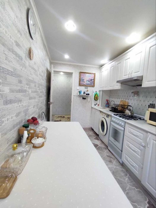 Продам 4 комнатную квартиру