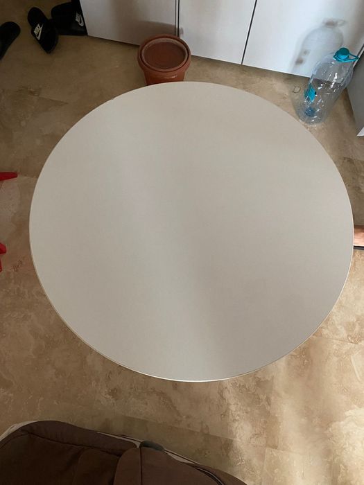 Măsuță bucătărie, sufragerie, balcon.