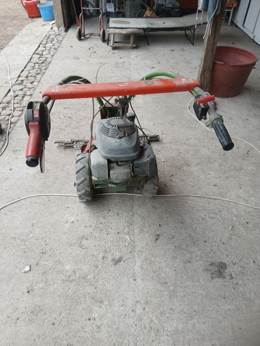De vanzare o cositoare honda