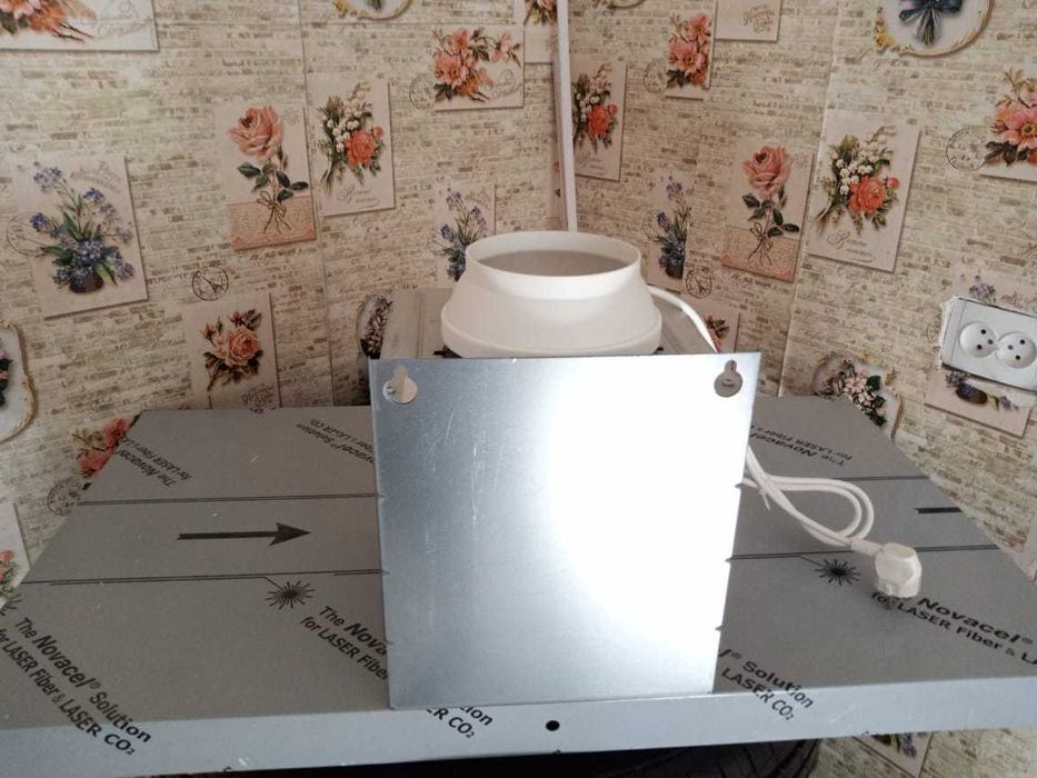 продаётся новая вытяжка bosсh