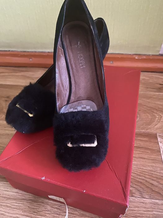 Продам женские туфли