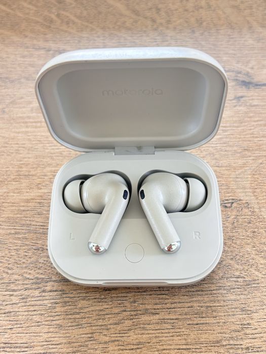 Motorola Moto Buds Plus Flute