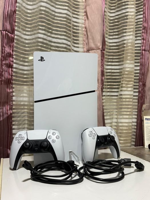 Vând PS5 Normal