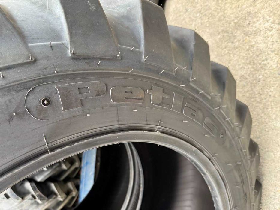 Cauciucuri noi 16.9-28 marca PETLAS cu 14 pliuri pentru buldo