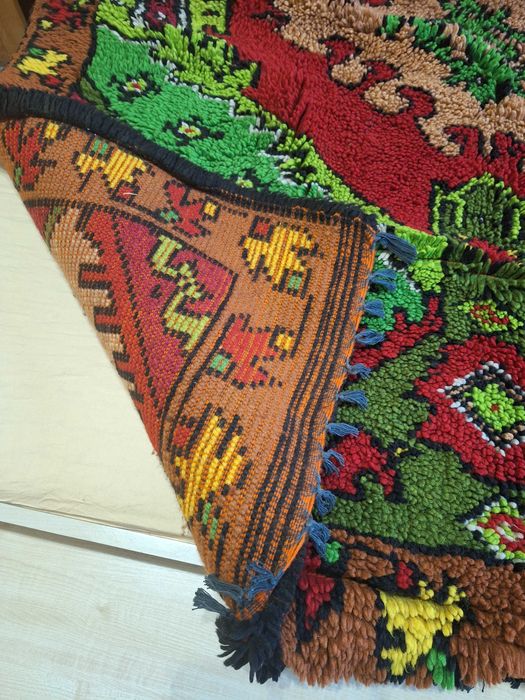 красив котелски китеник