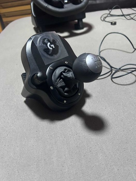 Volan Logitech G923 Trueforce si shimbator de viteze