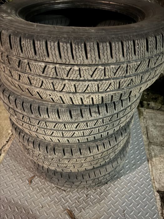 Продавам  гуми 205/65/16c