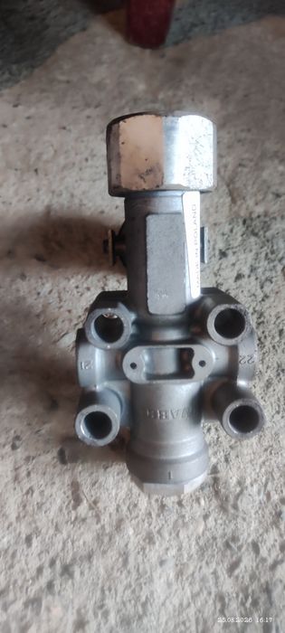 Оригинальный кран уровня пола WABCO