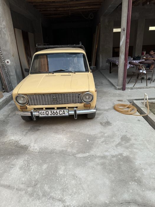 Vaz 2102 sotiladi