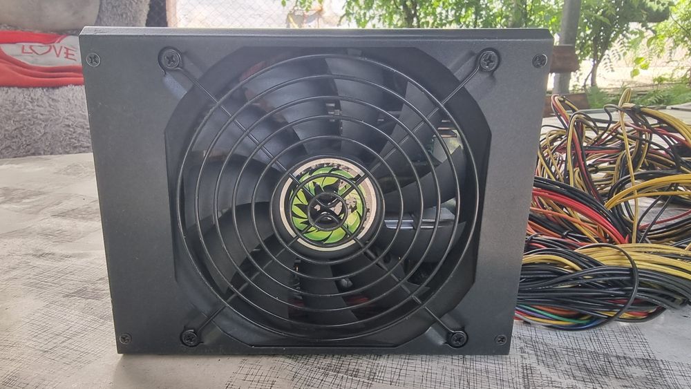 Блок питания GameMax GM-1650