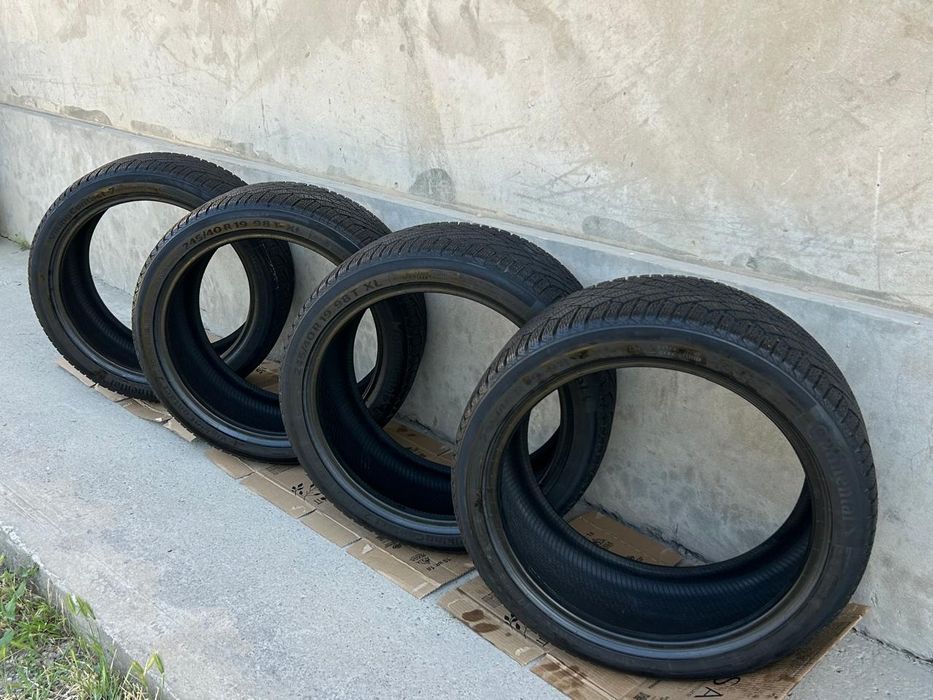Зимние Шины в отличном состоянии. ,