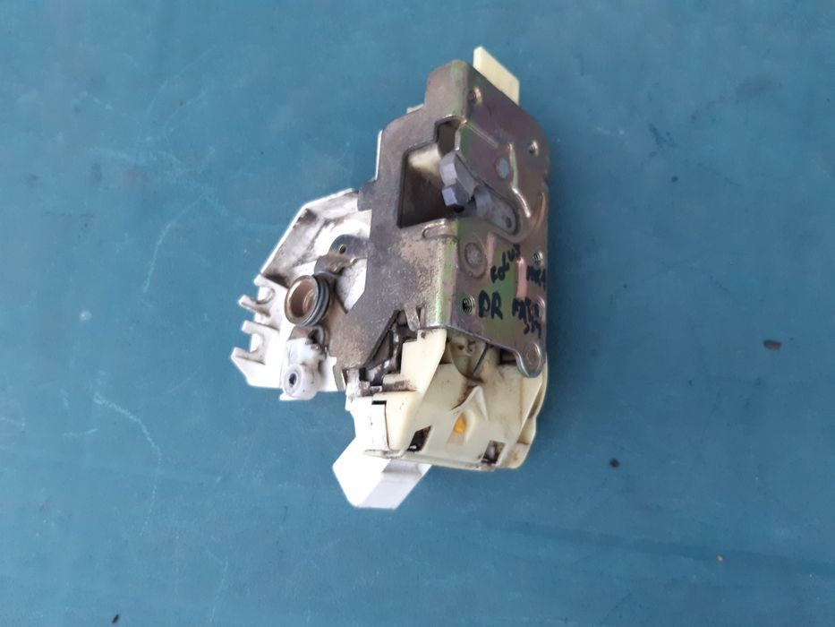 Broasca iala Încuietoare Usa Dreapta Față Ford Focus 1 Mk1