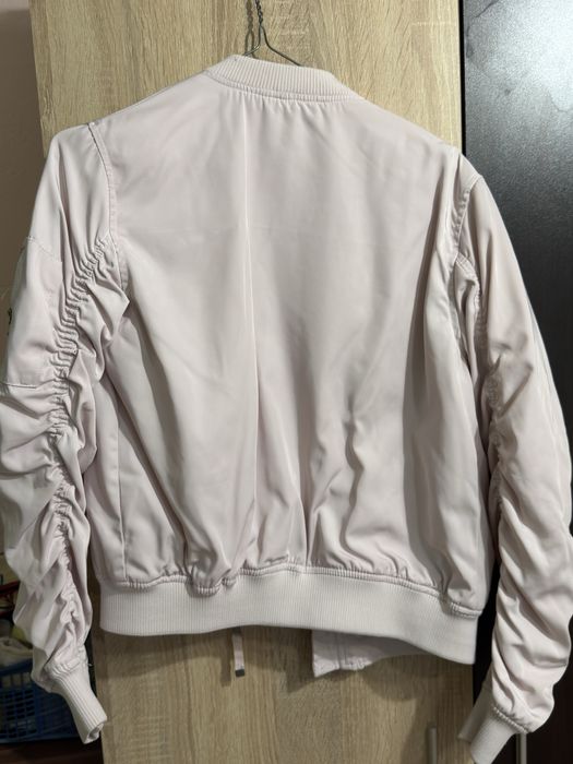 Пролетно яке-използвано