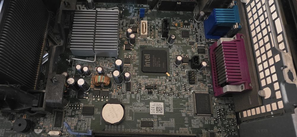 Продавам Настолен компютър Dell SFF за части, без хард диск (София)