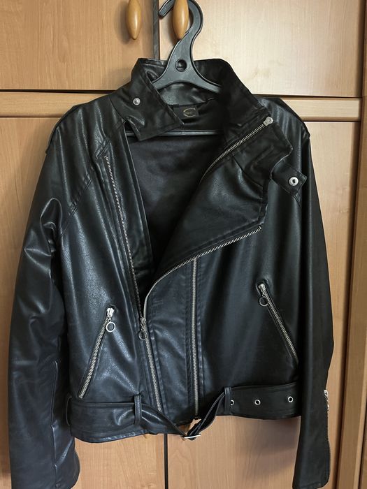 Кожаная женская куртка