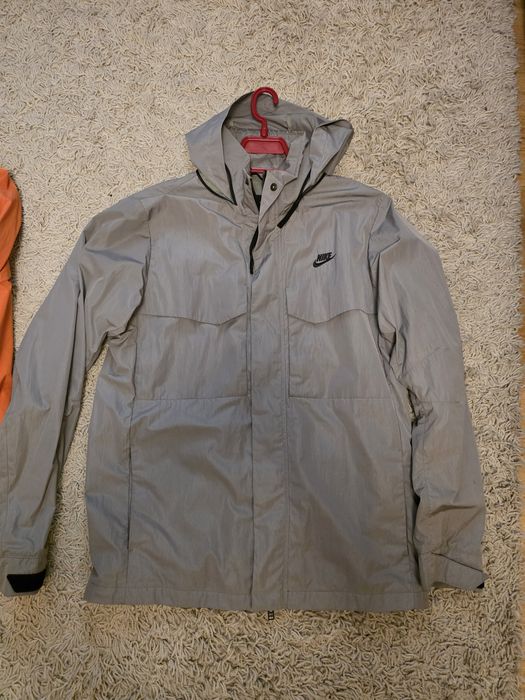Два броя ветровки Nike M
