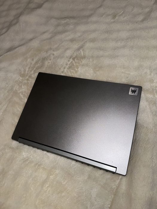 Laptop gaming Asus predator triton 300SE