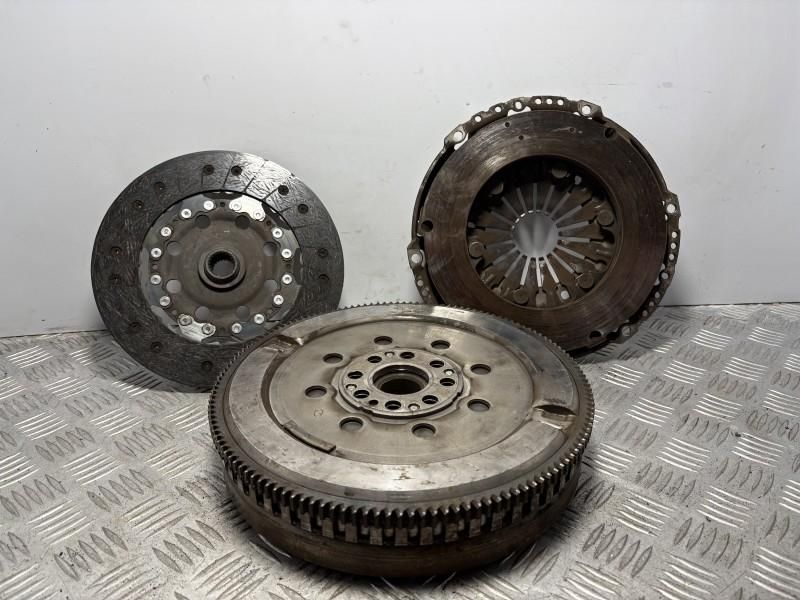 Kit complet ambreiaj volanta cu masa dubla Opel Vivaro B 1.6 cdti