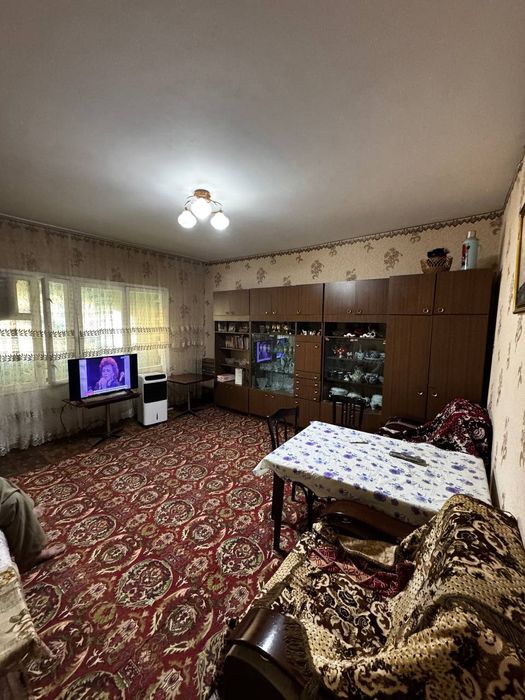 Продаётся 3/5/9 на м-в Карасу 3