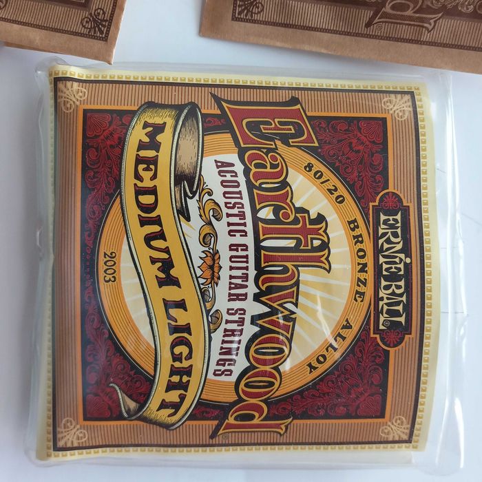 Струни акустичнa китарa Earthwood