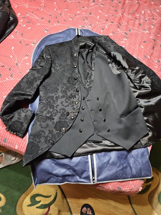 Costum de mire in stare impecabila