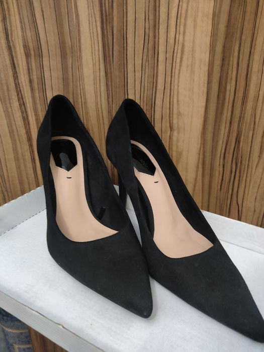 Черные каблуки замша